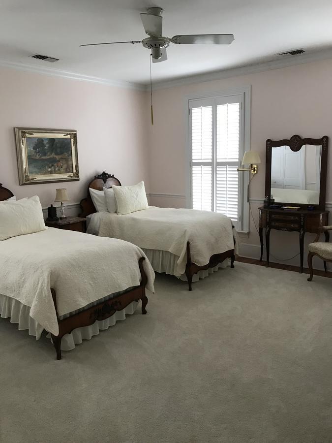 Springwood Inn Анністон Номер фото